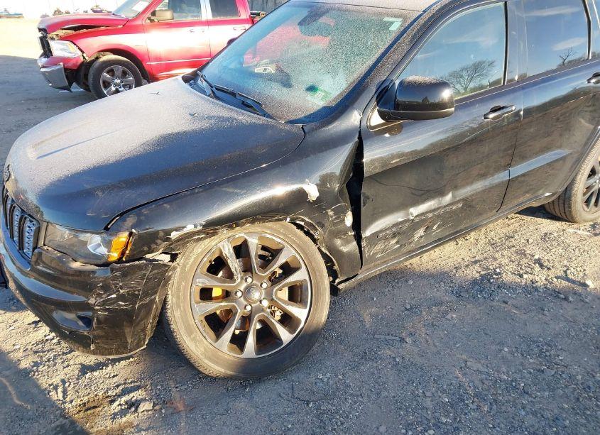 Photo 6 of 2019 Jeep Grand CHEROKEE ALTITUDE 4X4 (VIN 1C4RJFAGXKC577462)