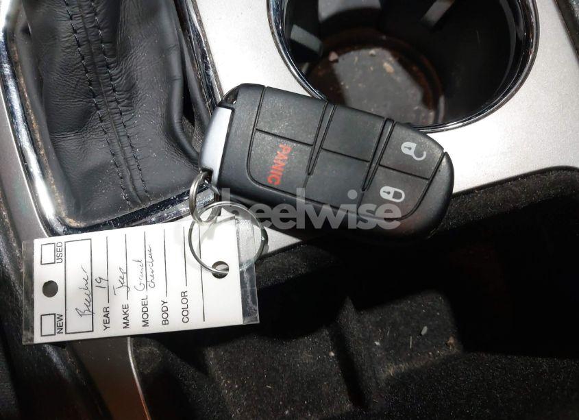 Photo 11 of 2019 Jeep Grand CHEROKEE LAREDO E 4X4 (VIN 1C4RJFAGXKC818887)