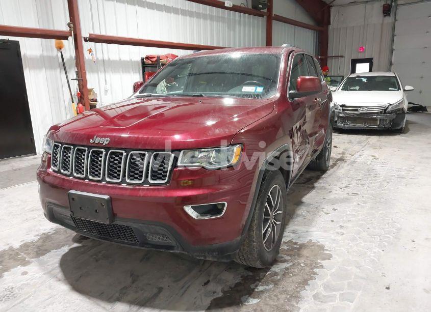 Photo 2 of 2019 Jeep Grand CHEROKEE LAREDO E 4X4 (VIN 1C4RJFAGXKC818887)