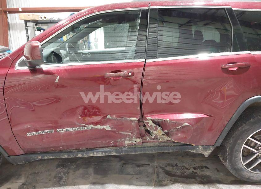 Photo 6 of 2019 Jeep Grand CHEROKEE LAREDO E 4X4 (VIN 1C4RJFAGXKC818887)