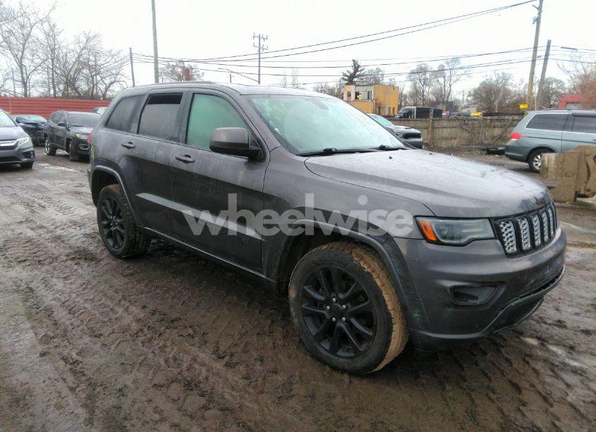 2020 Jeep Grand CHEROKEE ALTITUDE 4X4 (VIN 1C4RJFAGXLC211518) main photo