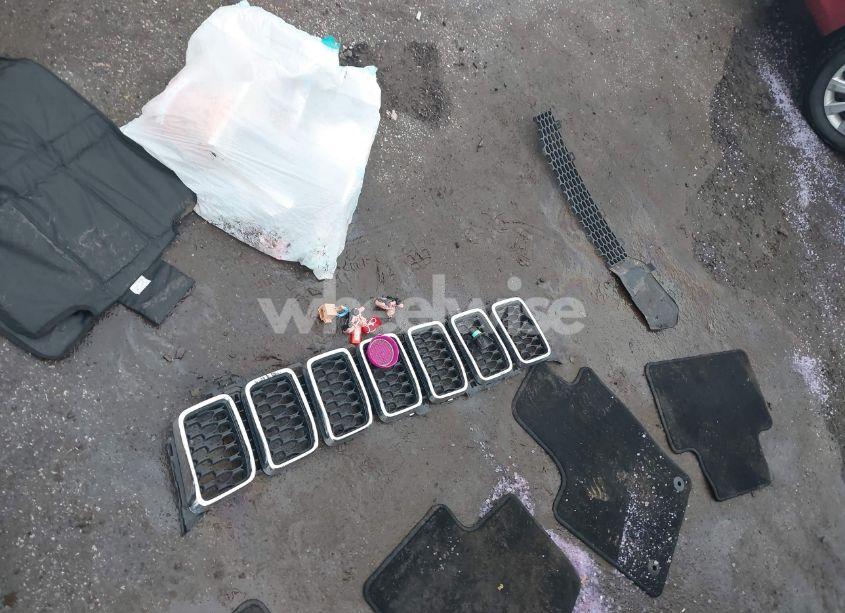 Photo 11 of 2020 Jeep Grand CHEROKEE LAREDO (VIN 1C4RJFAGXLC317533)