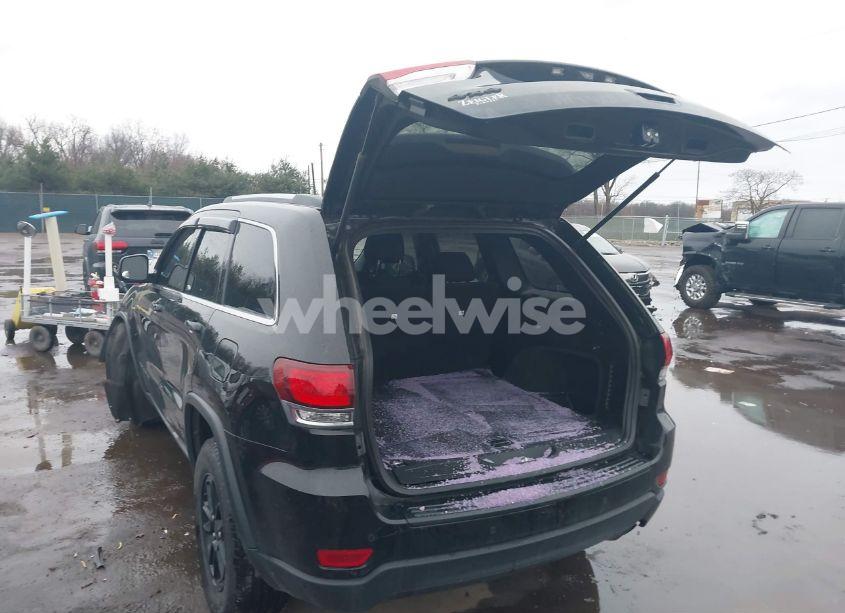 Photo 3 of 2020 Jeep Grand CHEROKEE LAREDO (VIN 1C4RJFAGXLC317533)