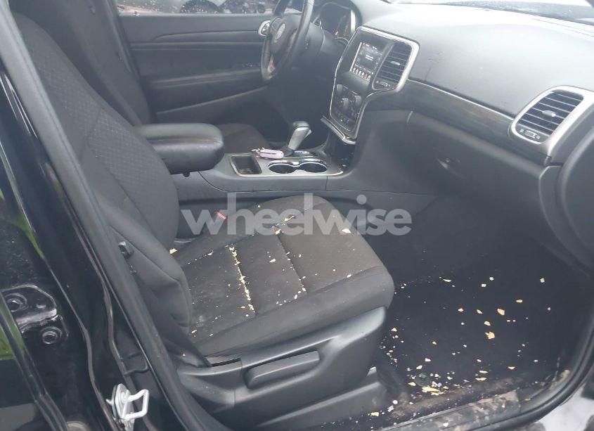 Photo 5 of 2020 Jeep Grand CHEROKEE LAREDO (VIN 1C4RJFAGXLC317533)