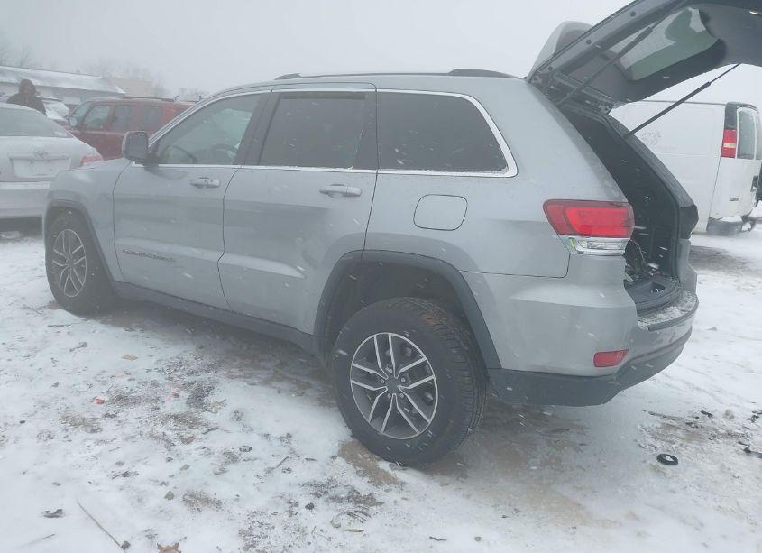Photo 3 of 2020 Jeep Grand CHEROKEE LAREDO E 4X4 (VIN 1C4RJFAGXLC366120)