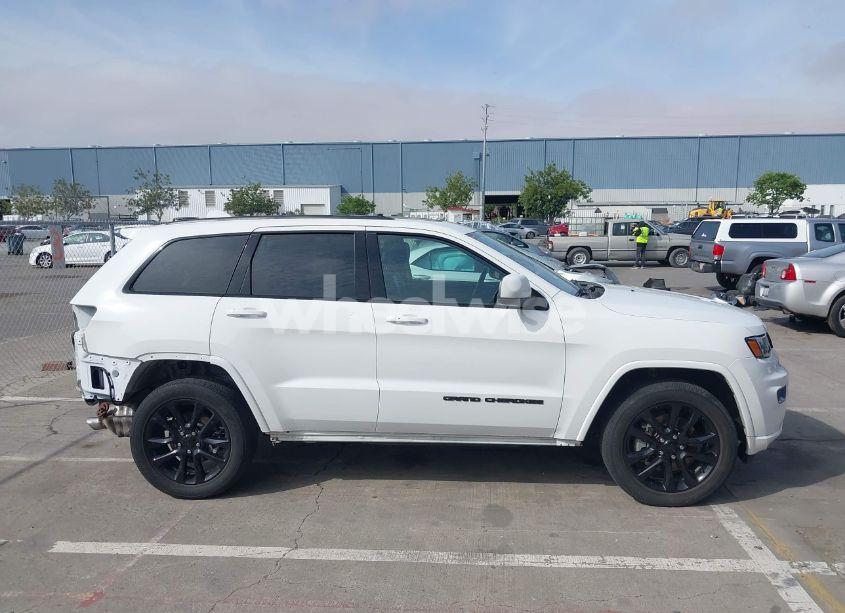 Photo 14 of 2021 Jeep Grand CHEROKEE LAREDO X 4X4 (VIN 1C4RJFAGXMC652969)