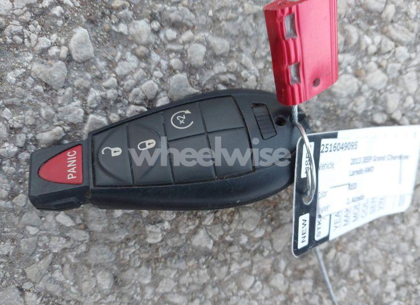 Photo 11 of 2013 Jeep Grand CHEROKEE LAREDO (VIN 1C4RJFAT0DC533292)