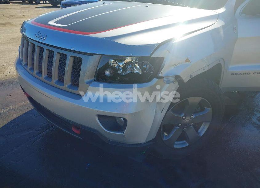Photo 6 of 2013 Jeep Grand CHEROKEE LAREDO TRAILHAWK (VIN 1C4RJFAT1DC615693)