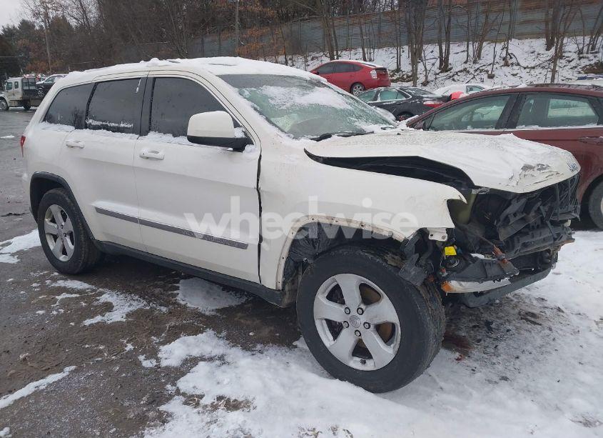 2012 Jeep Grand CHEROKEE LAREDO (VIN 1C4RJFAT7CC106156) main photo