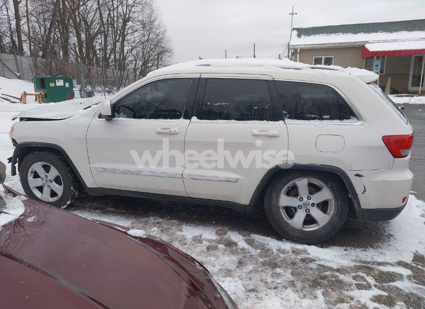 Photo 13 of 2012 Jeep Grand CHEROKEE LAREDO (VIN 1C4RJFAT7CC106156)