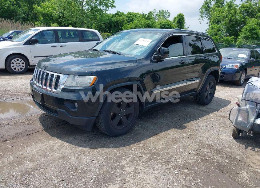 Photo 2 of 2013 Jeep Grand CHEROKEE LAREDO (VIN 1C4RJFAT9DC574617)