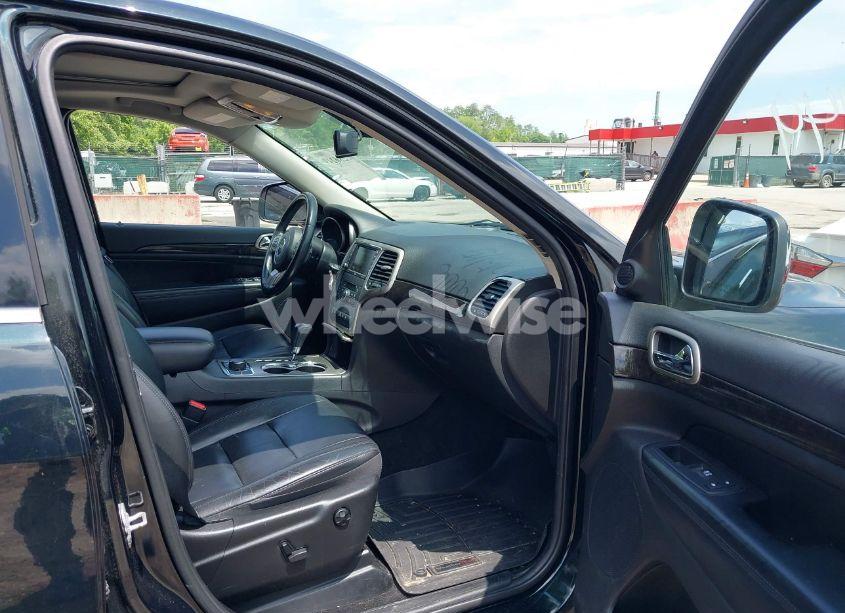 Photo 5 of 2013 Jeep Grand CHEROKEE LAREDO (VIN 1C4RJFAT9DC574617)