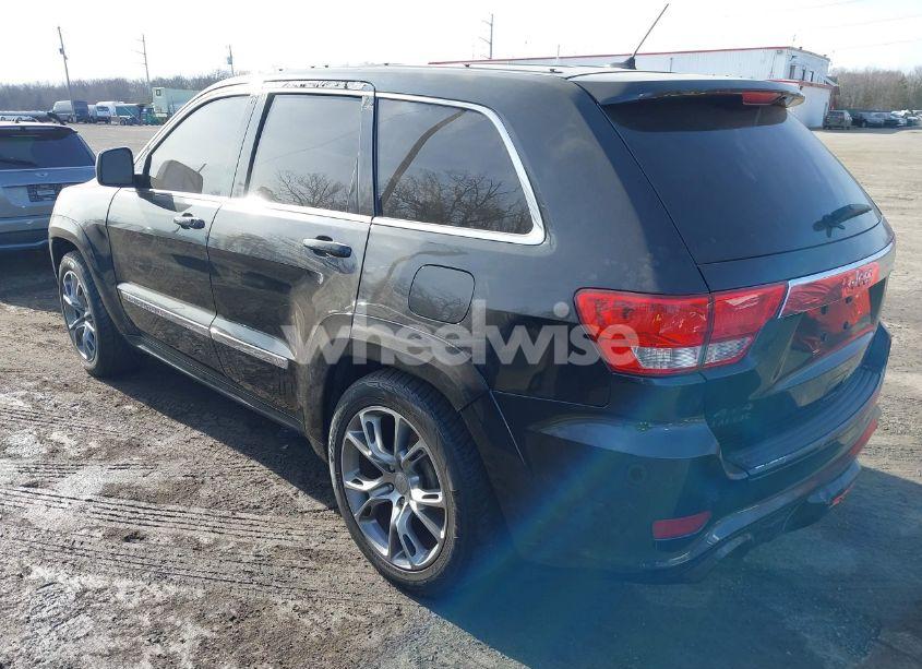 Photo 3 of 2013 Jeep Grand CHEROKEE LAREDO (VIN 1C4RJFATXDC627115)