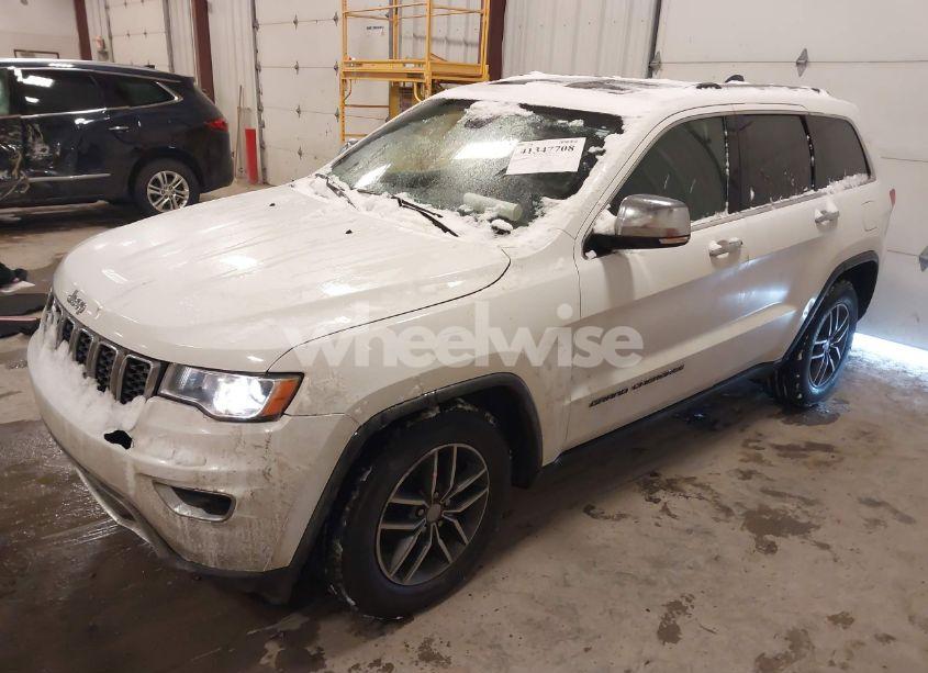 Photo 2 of 2017 Jeep Grand CHEROKEE (VIN 1C4RJFBG2HC949075)