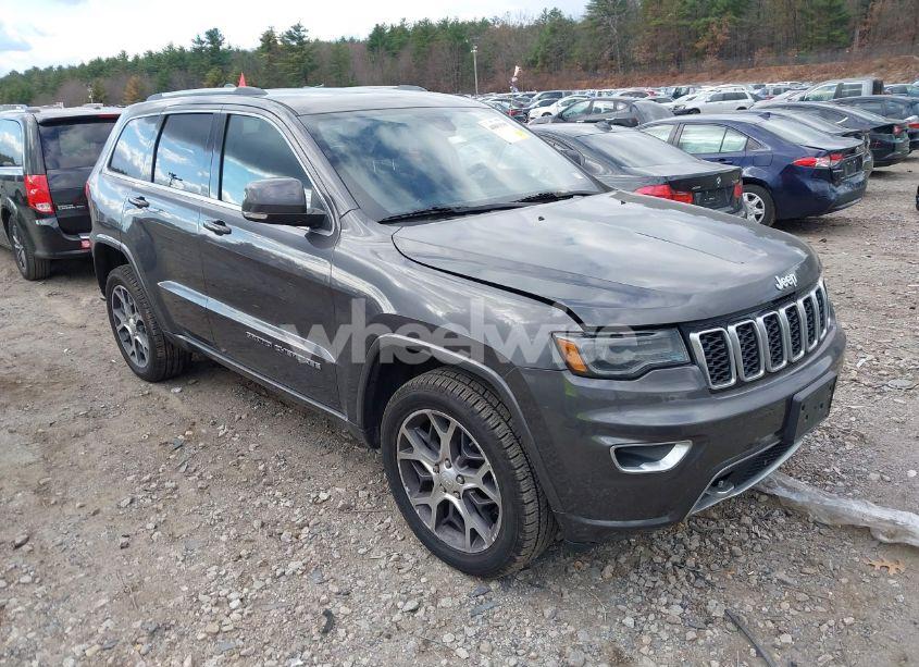 2018 Jeep Grand CHEROKEE STERLING EDITION 4X4 (VIN 1C4RJFBG2JC135286) main photo