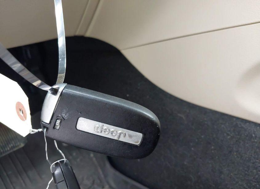 Photo 11 of 2020 Jeep Grand CHEROKEE LIMITED 4X4 (VIN 1C4RJFBG2LC364375)