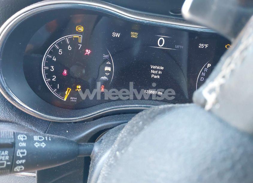 Photo 7 of 2016 Jeep Grand CHEROKEE LIMITED (VIN 1C4RJFBG3GC381157)