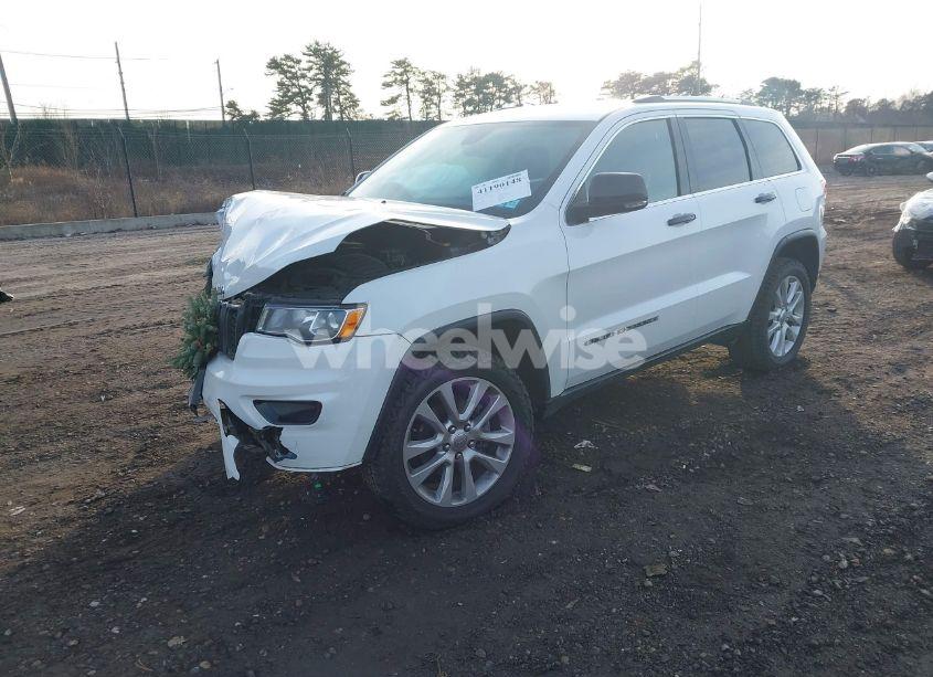 Photo 2 of 2017 Jeep Grand CHEROKEE LIMITED 4X4 (VIN 1C4RJFBG4HC815524)