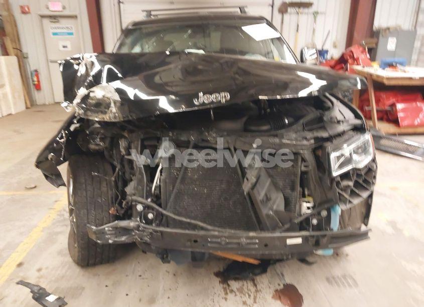 Photo 13 of 2018 Jeep Grand CHEROKEE LIMITED 4X4 (VIN 1C4RJFBG4JC501944)