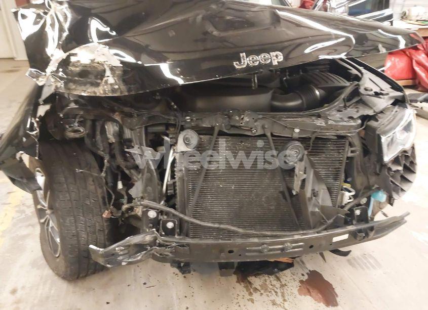 Photo 6 of 2018 Jeep Grand CHEROKEE LIMITED 4X4 (VIN 1C4RJFBG4JC501944)