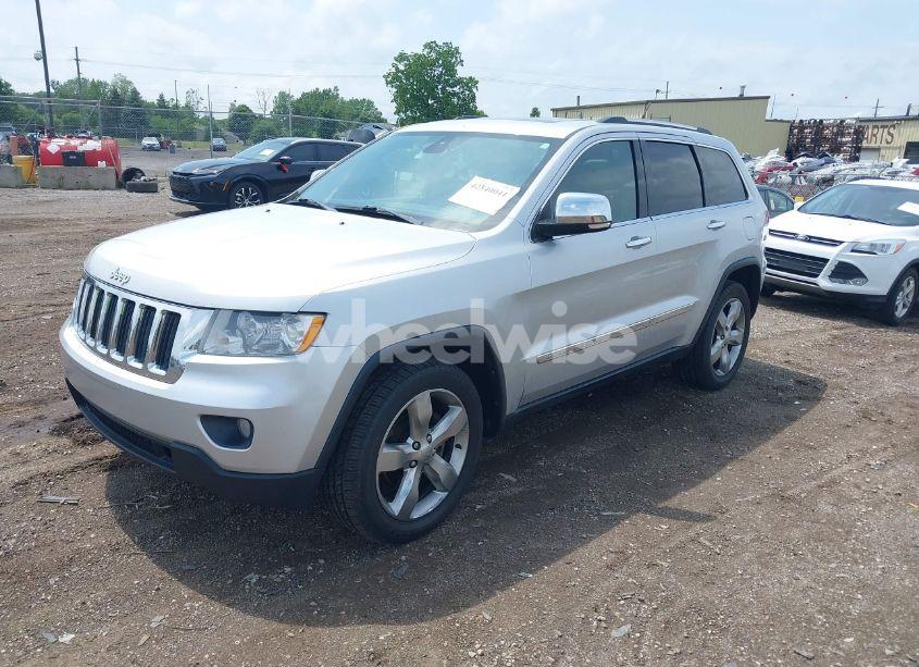 Photo 2 of 2013 Jeep Grand CHEROKEE LIMITED (VIN 1C4RJFBG5DC639867)