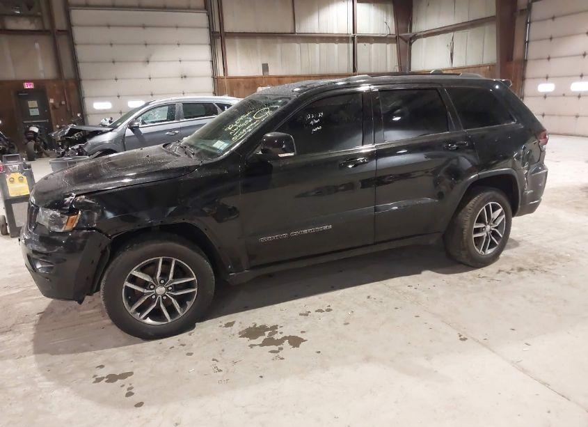 Photo 2 of 2017 Jeep Grand CHEROKEE LIMITED 4X4 (VIN 1C4RJFBG5HC834681)