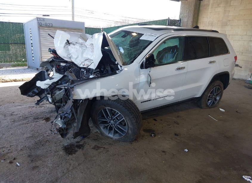 Photo 2 of 2017 Jeep Grand CHEROKEE LIMITED 4X4 (VIN 1C4RJFBG5HC942735)