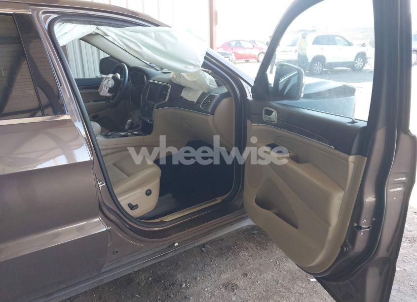 Photo 5 of 2018 Jeep Grand CHEROKEE LIMITED 4X4 (VIN 1C4RJFBG5JC268608)