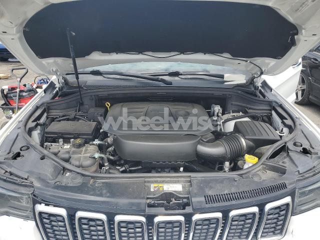 Photo 2 of 2020 JEEP GRAND CHEROKEE LIMITED (VIN 1C4RJFBG5LC426769)