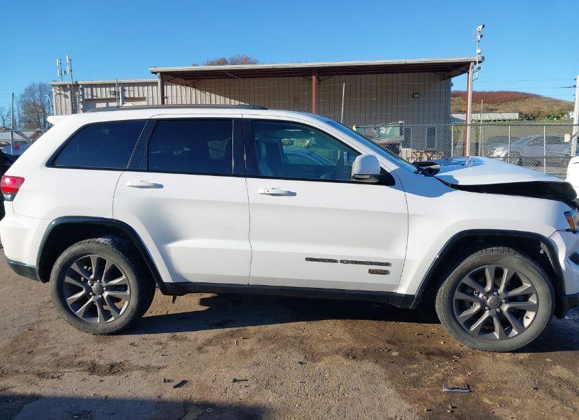 Photo 13 of 2016 Jeep Grand CHEROKEE LIMITED 75TH ANNIVERSARY (VIN 1C4RJFBG6GC417018)