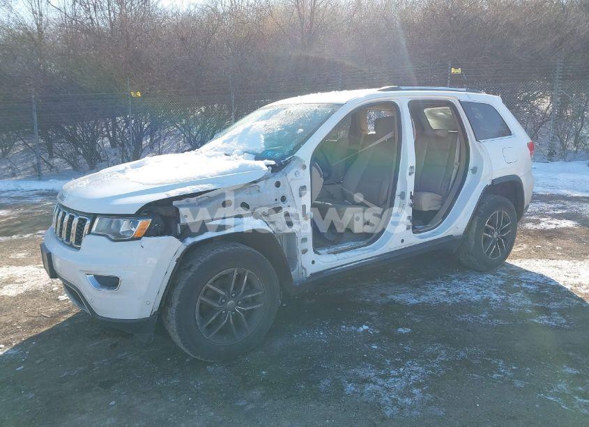 Photo 2 of 2018 Jeep Grand CHEROKEE LIMITED 4X4 (VIN 1C4RJFBG6JC299026)