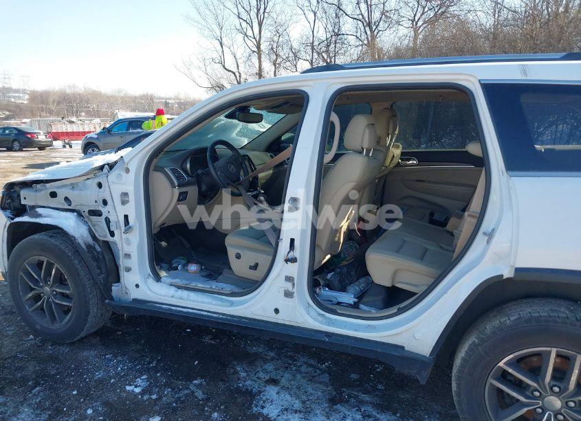 Photo 6 of 2018 Jeep Grand CHEROKEE LIMITED 4X4 (VIN 1C4RJFBG6JC299026)