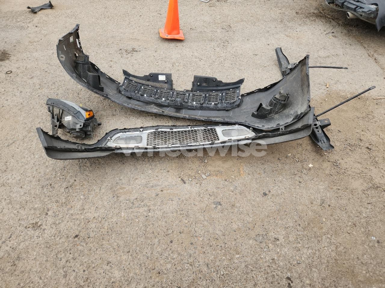 Photo 13 of 2019 JEEP GRAND CHEROKEE LIMITED (VIN 1C4RJFBG6KC627563)