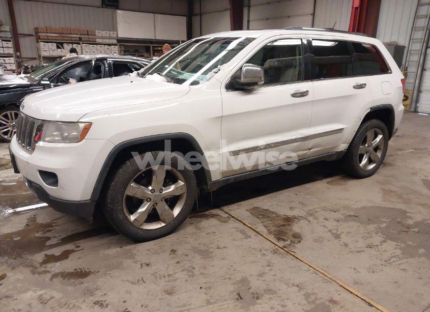 Photo 2 of 2013 Jeep Grand CHEROKEE LIMITED (VIN 1C4RJFBG7DC634024)