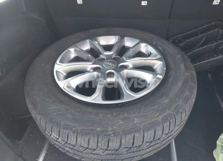 Photo 12 of 2015 Jeep Grand CHEROKEE LIMITED (VIN 1C4RJFBG7FC812159)