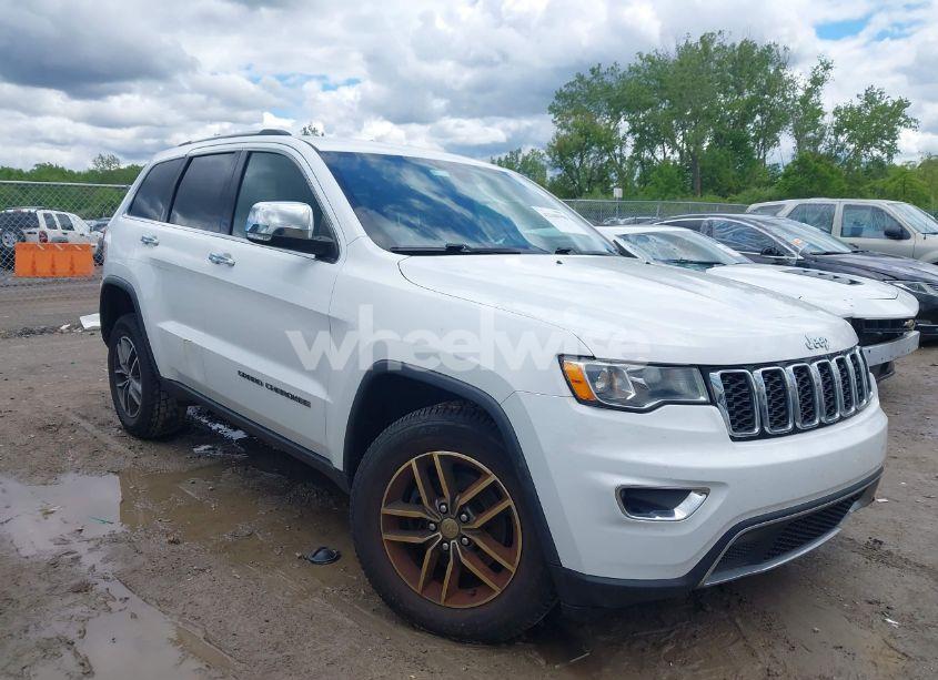 2017 Jeep Grand CHEROKEE LIMITED 4X4 (VIN 1C4RJFBG7HC830566) main photo