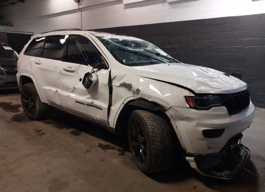2018 Jeep Grand CHEROKEE STERLING EDITION 4X4 (VIN 1C4RJFBG7JC156926) main photo