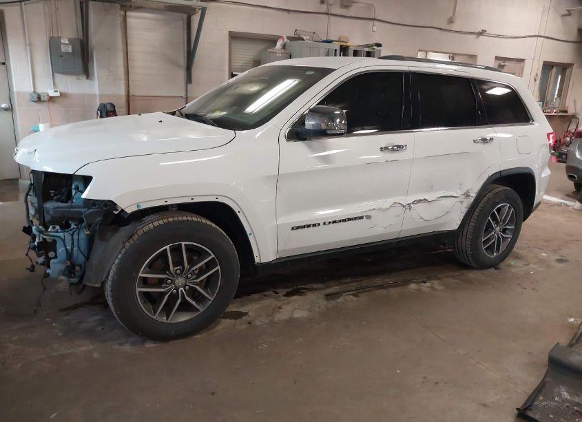 Photo 2 of 2018 Jeep Grand CHEROKEE LIMITED 4X4 (VIN 1C4RJFBG7JC369567)