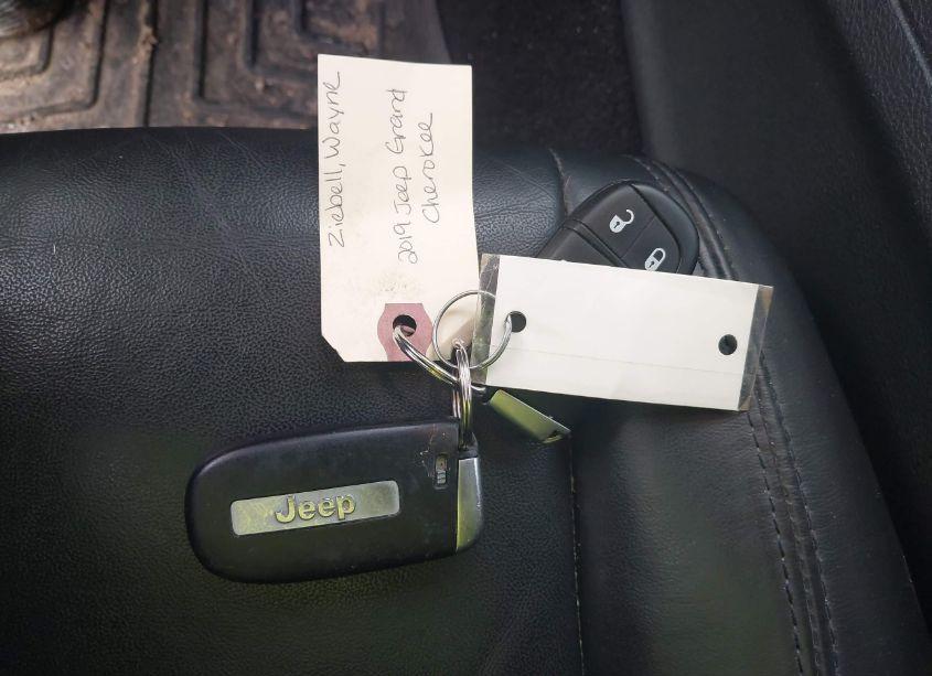 Photo 11 of 2019 Jeep Grand CHEROKEE LIMITED 4X4 (VIN 1C4RJFBG7KC653010)