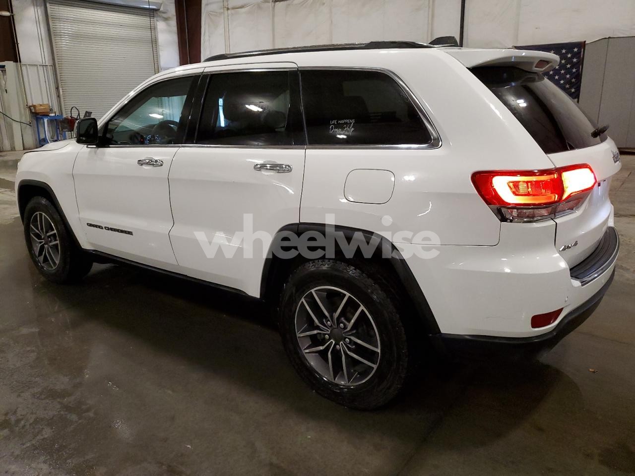 Photo 2 of 2019 JEEP GRAND CHEROKEE LIMITED (VIN 1C4RJFBG7KC723900)