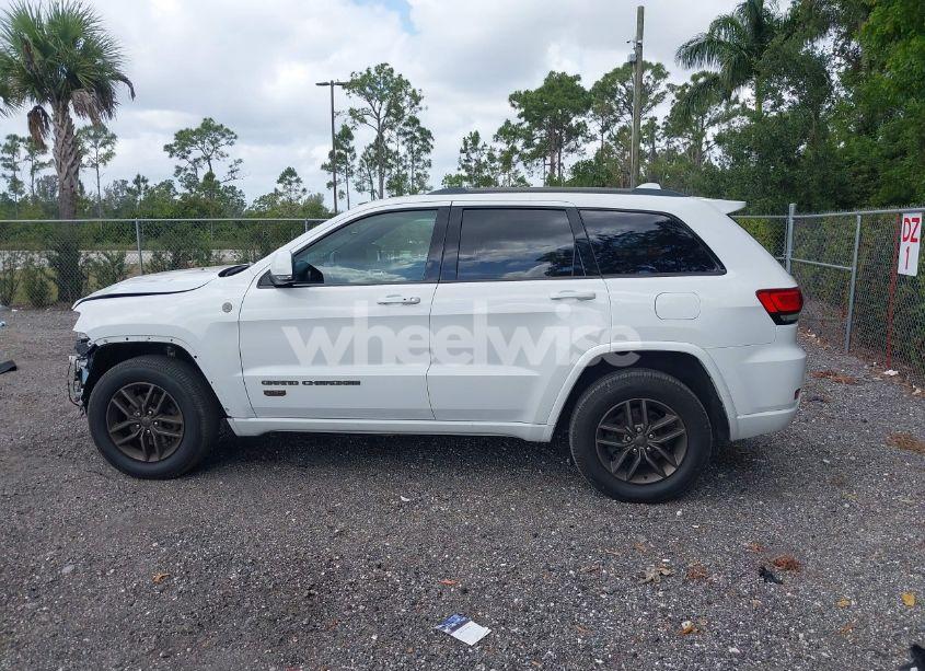 Photo 15 of 2017 Jeep Grand CHEROKEE LIMITED 75TH ANNIVERSARY EDITION 4X4 (VIN 1C4RJFBG8HC690026)