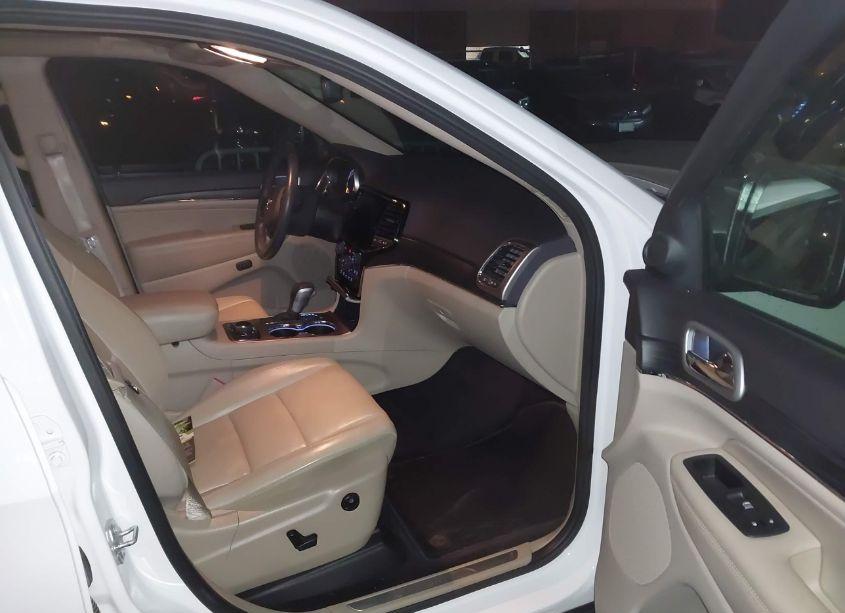 Photo 5 of 2019 Jeep Grand CHEROKEE LIMITED 4X4 (VIN 1C4RJFBG9KC553488)