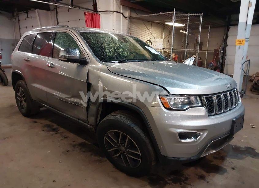 2018 Jeep Grand CHEROKEE LIMITED 4X4 (VIN 1C4RJFBGXJC388792) main photo