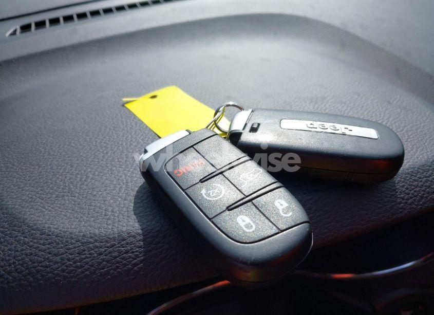 Photo 11 of 2015 Jeep Grand CHEROKEE LIMITED (VIN 1C4RJFBMXFC747720)