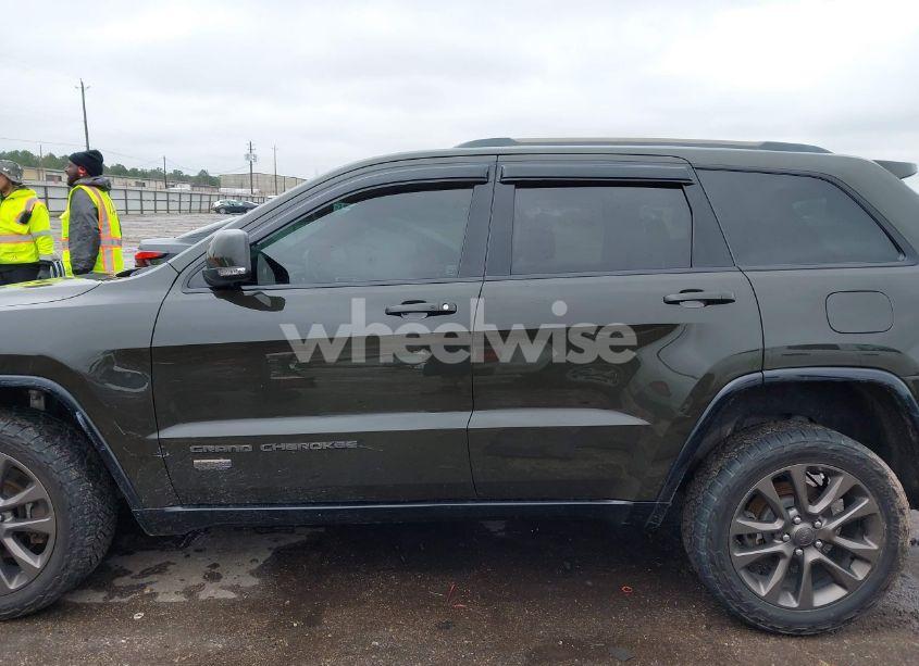 Photo 14 of 2017 Jeep Grand CHEROKEE LIMITED 75TH ANNIVERSARY (VIN 1C4RJFBT3HC617918)