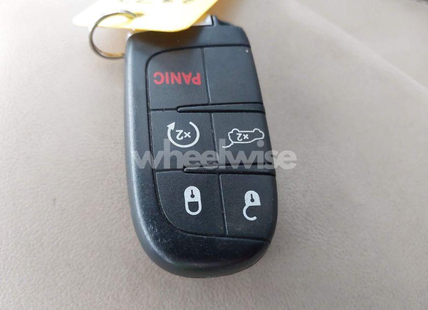 Photo 11 of 2018 Jeep Grand CHEROKEE OVERLAND 4X4 (VIN 1C4RJFCG1JC256969)