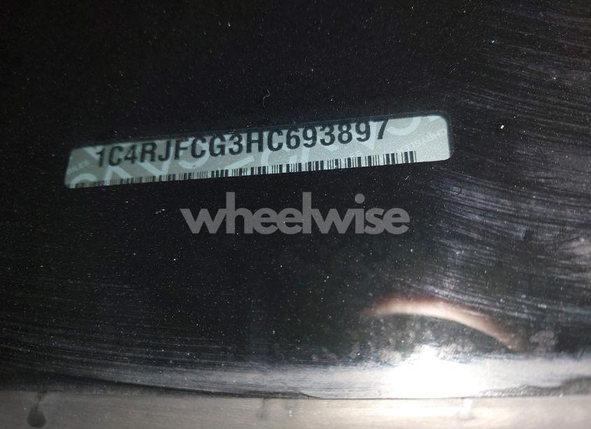 Photo 9 of 2017 Jeep Grand CHEROKEE OVERLAND 4X4 (VIN 1C4RJFCG3HC693897)