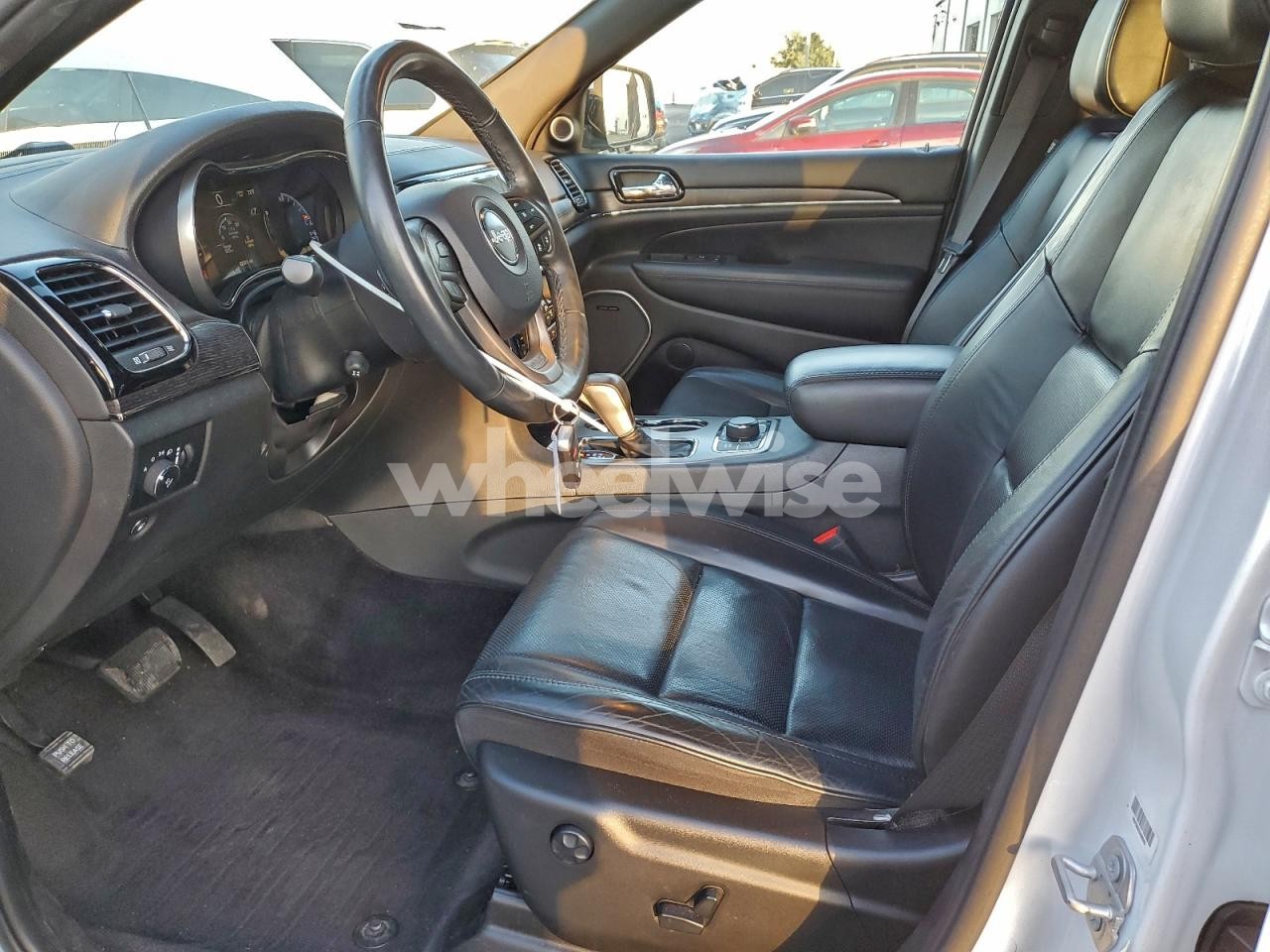 Photo 7 of 2019 JEEP GRAND CHEROKEE OVERLAND (VIN 1C4RJFCG3KC527547)