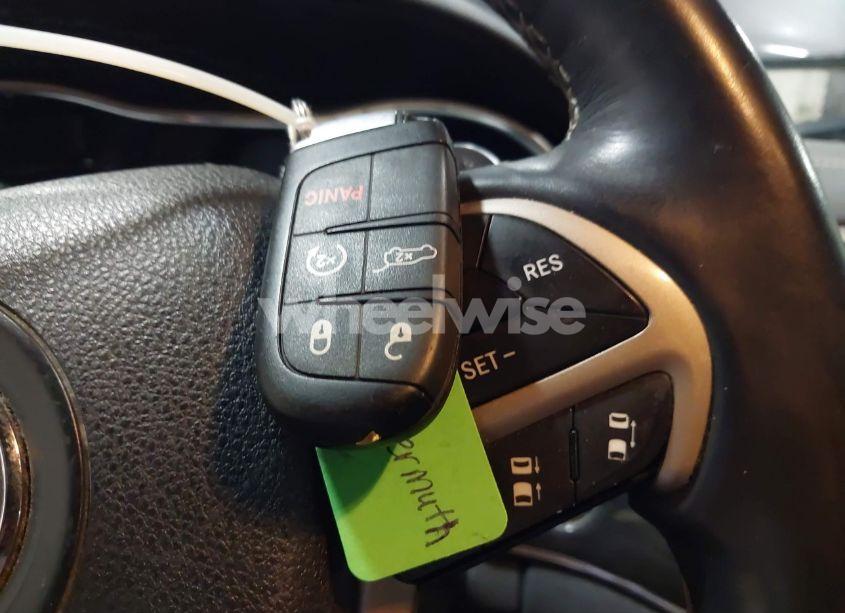 Photo 11 of 2015 Jeep Grand CHEROKEE OVERLAND (VIN 1C4RJFCG4FC768281)