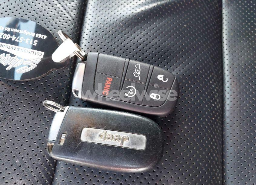 Photo 11 of 2015 Jeep Grand CHEROKEE OVERLAND (VIN 1C4RJFCG4FC911777)